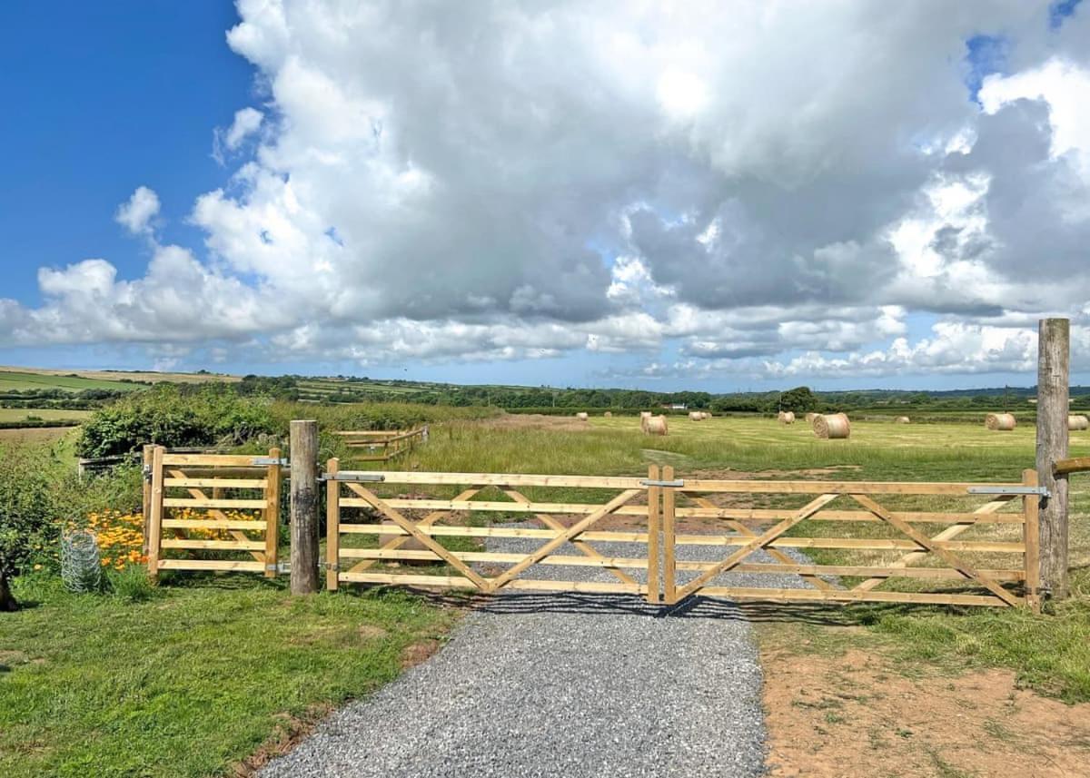 Calvesland Hideaway Ξενοδοχείο Manorbier Εξωτερικό φωτογραφία